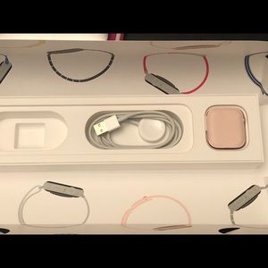 Gold Apple Watch Series 4